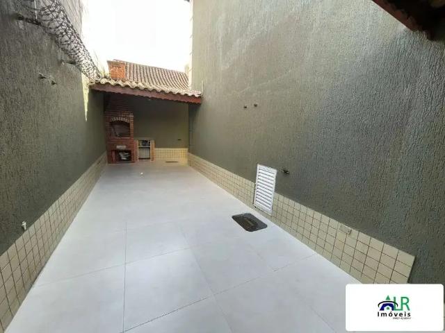 Casa / Sobrado para Venda em Praia Grande/SP Guilhermina 2 Quartos