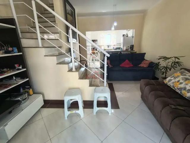 Casa / Sobrado para Venda em Praia Grande/SP Guilhermina 2 Quartos