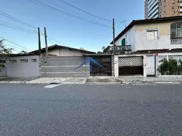 Casa à venda em Praça Lions - Garagem