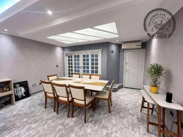 Casa / Sobrado para Venda em Praia Grande/SP Guilhermina 3 Quartos