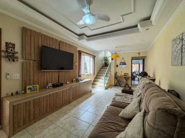 Casa / Sobrado para Venda em Praia Grande/SP Guilhermina 3 Quartos