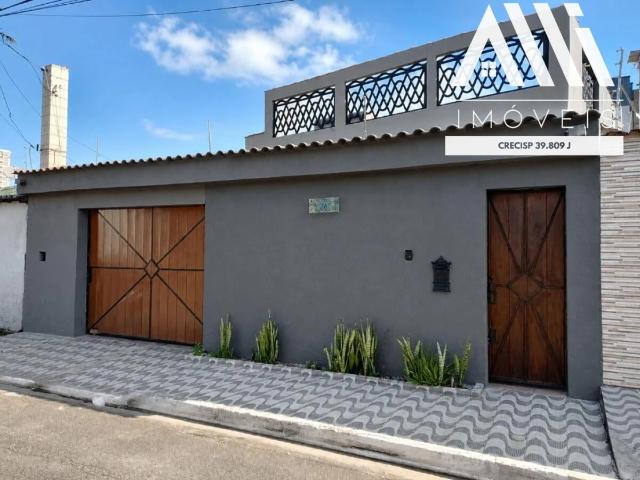 Casa / Sobrado para Venda em Praia Grande/SP Guilhermina 3 Quartos