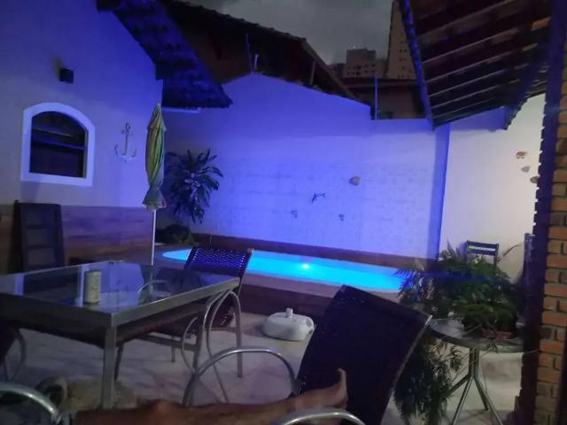 Casa / Sobrado para Venda em Praia Grande/SP Guilhermina 3 Quartos