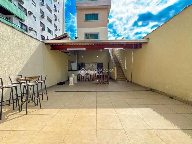 Casa / Sobrado para Venda em Praia Grande/SP Guilhermina 3 Quartos