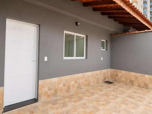 Casa / Sobrado para Venda em Praia Grande/SP Guilhermina 3 Quartos
