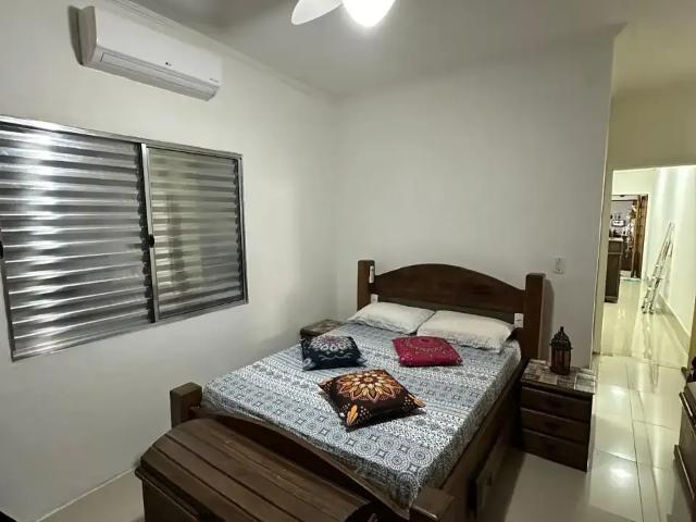 Casa / Sobrado para Venda em Praia Grande/SP Guilhermina 3 Quartos