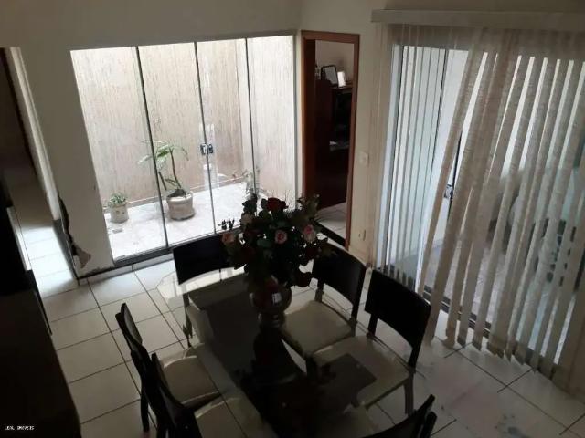 Casa / Sobrado para Venda em Presidente Prudente/SP Conjunto Habitacional Ana Jacinta 5 Quartos