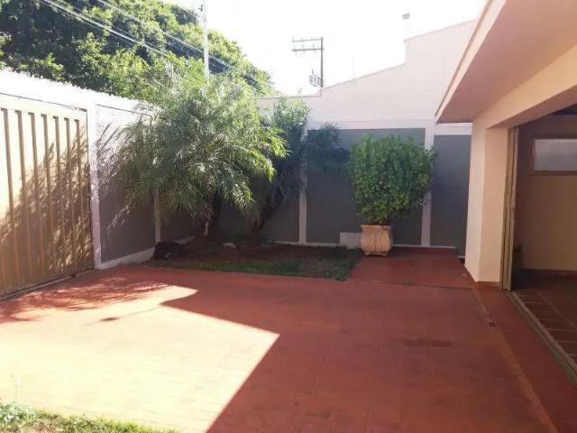 Casa / Sobrado para Venda em Presidente Prudente/SP Jardim Bongiovani 4 Quartos