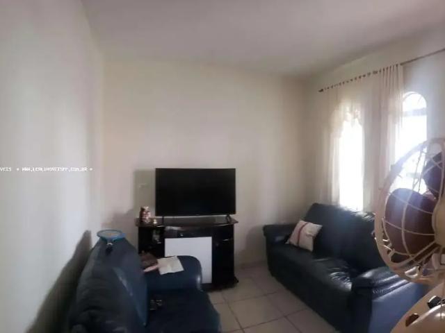 Casa / Sobrado para Venda em Presidente Prudente/SP Parque Cedral 3 Quartos