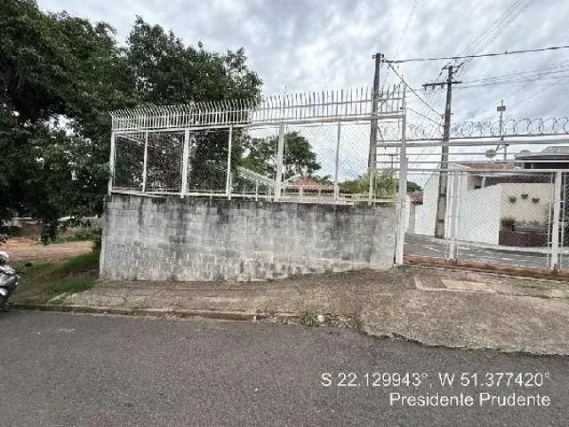 Casa / Sobrado para Venda em Presidente Prudente/SP Vila Luso 2 Quartos