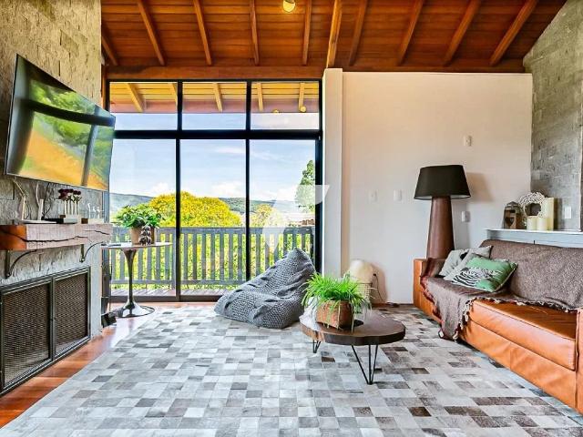 Casa / Sobrado para Venda em Rancho Queimado/SC Invernadinha 4 Quartos