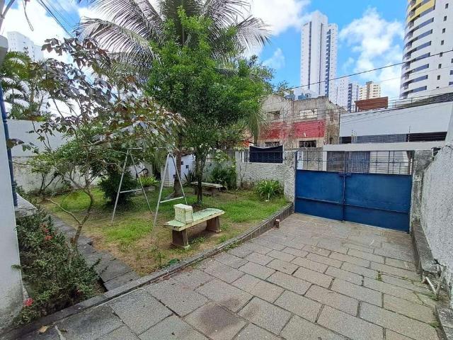 Casa / Sobrado para Venda em Recife/PE Torre 9 Quartos