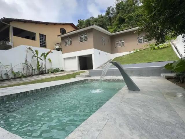 Casa / Sobrado para Venda em Recife/PE Apipucos 4 Quartos