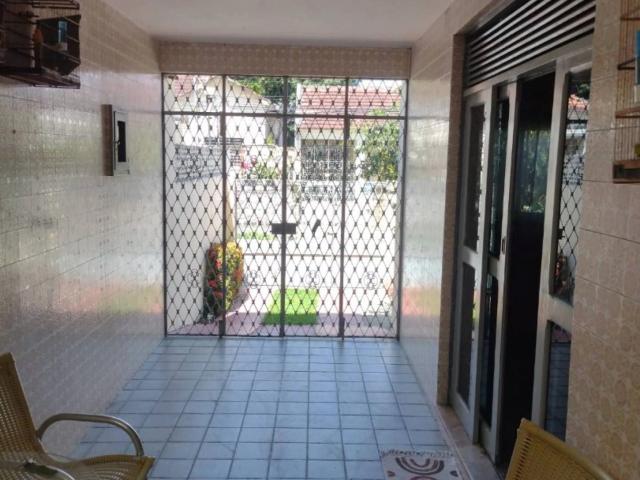 Casa / Sobrado para Venda em Recife/PE Campo Grande 3 Quartos
