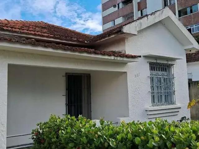 Casa / Sobrado para Venda em Recife/PE Campo Grande 4 Quartos