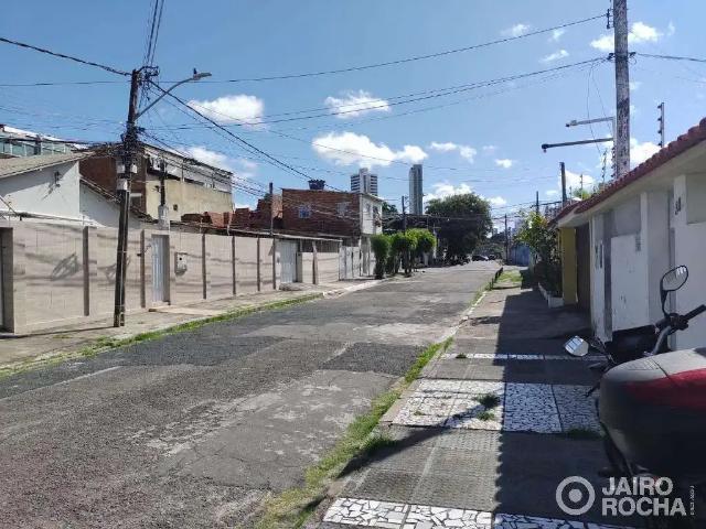 Casa / Sobrado para Venda em Recife/PE Campo Grande 5 Quartos
