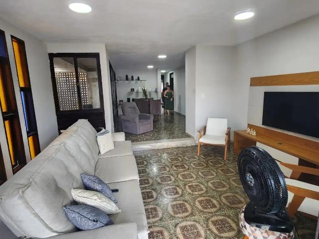Casa / Sobrado para Venda em Recife/PE Casa Amarela 5 Quartos