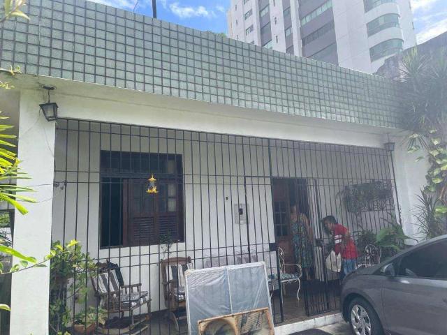 Casa / Sobrado para Venda em Recife/PE Casa Forte 4 Quartos