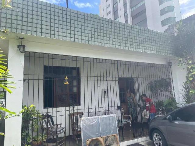Casa / Sobrado para Venda em Recife/PE Casa Forte 4 Quartos