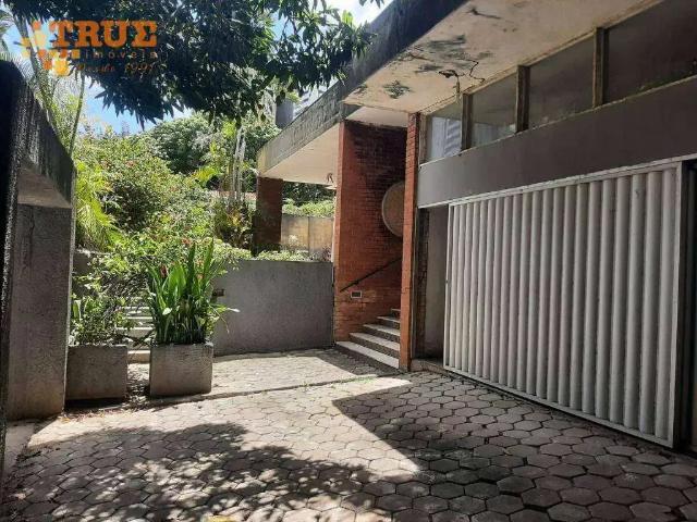 Casa / Sobrado para Venda em Recife/PE Casa Forte 5 Quartos