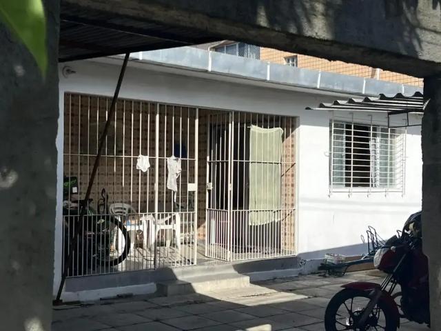 Casa / Sobrado para Venda em Recife/PE Cordeiro 4 Quartos