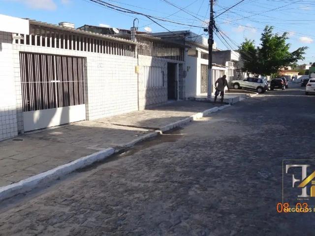 Casa / Sobrado para Venda em Recife/PE Engenho do Meio 3 Quartos