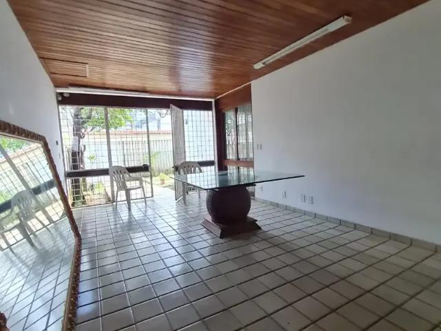 Casa / Sobrado para Venda em Recife/PE Graças 3 Quartos