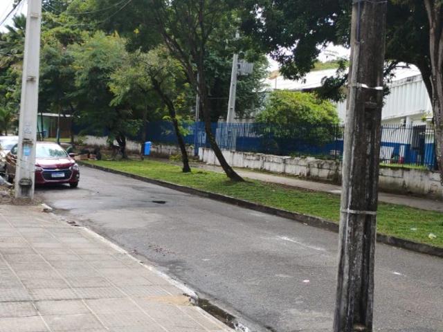 Casa / Sobrado para Venda em Recife/PE Hipódromo 5 Quartos