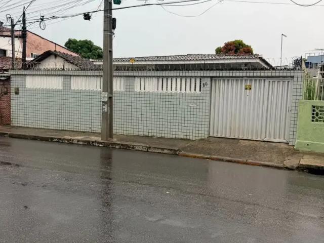 Casa / Sobrado para Venda em Recife/PE Iputinga 4 Quartos
