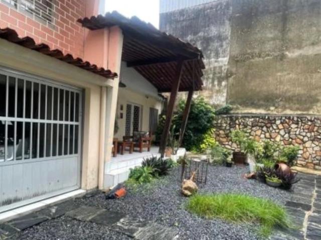 Casa / Sobrado para Venda em Recife/PE Madalena 5 Quartos