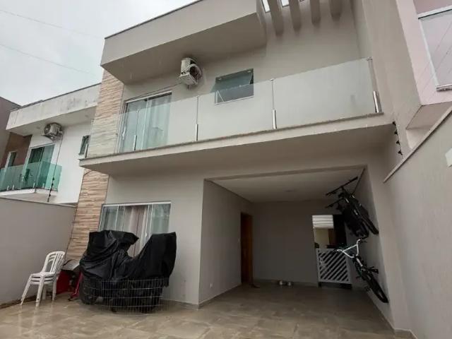 Casa / Sobrado para Venda em Registro/SP Centro