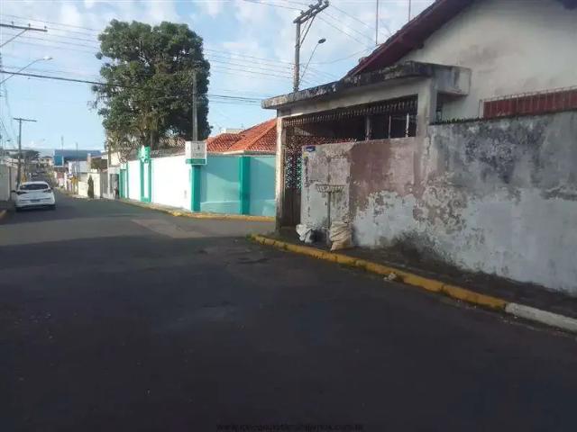 Casa / Sobrado para Venda em Registro/SP Centro 3 Quartos