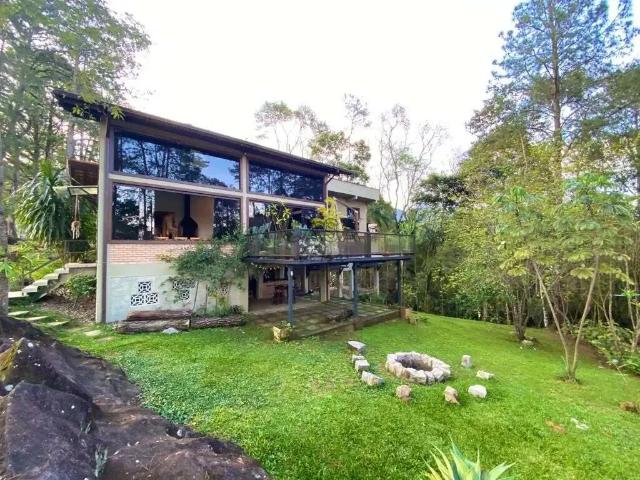 Casa / Sobrado para Venda em Resende/RJ Alambari 3 Quartos