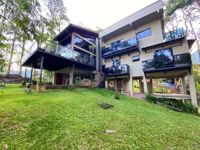 Casa / Sobrado para Venda em Resende/RJ Alambari 3 Quartos