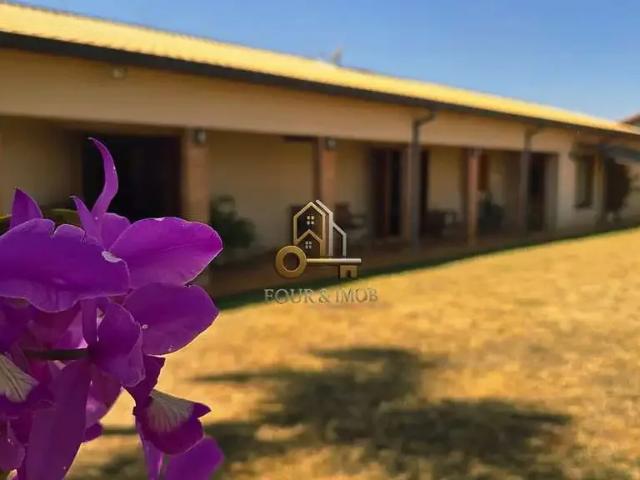 Casa / Sobrado para Venda em Rincão/SP Centro 3 Quartos