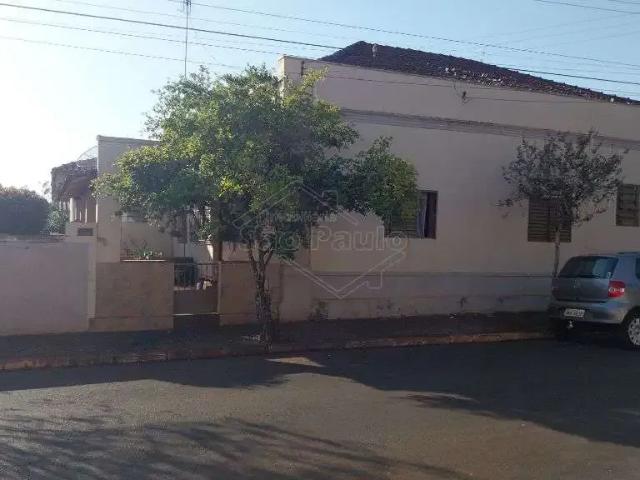 Casa / Sobrado para Venda em Rincão/SP Centro 5 Quartos