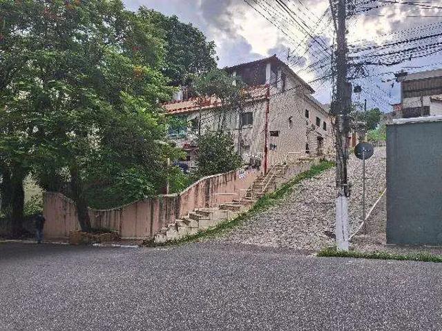Casa / Sobrado para Venda em Rio Bonito/RJ Centro 4 Quartos