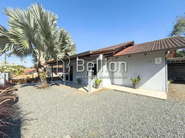 Casa / Sobrado para Venda em Rio dos Cedros/SC Centro 4 Quartos