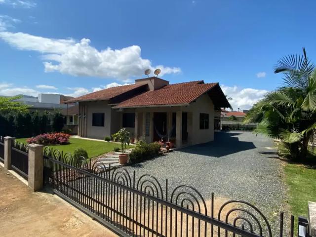 Casa / Sobrado para Venda em Rio dos Cedros/SC Divinéia 4 Quartos