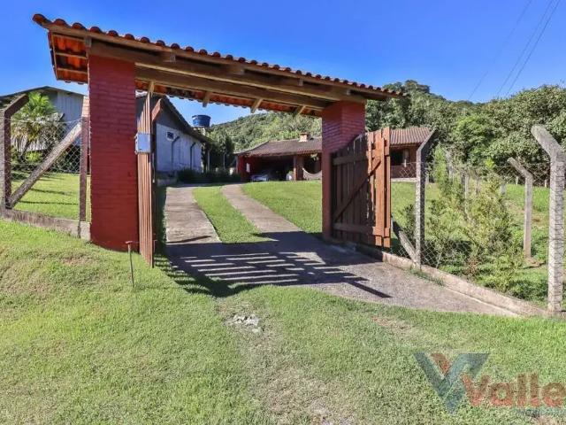 Casa / Sobrado para Venda em Rio dos Cedros/SC Zona Rural 3 Quartos