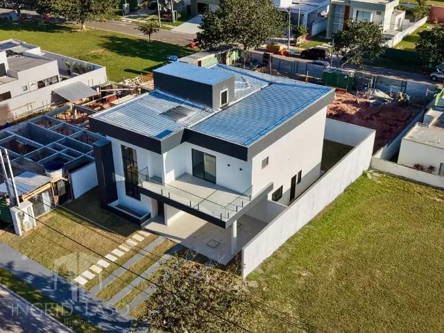Casa / Sobrado para Venda em Rio das Ostras/RJ Alphaville 3 Quartos