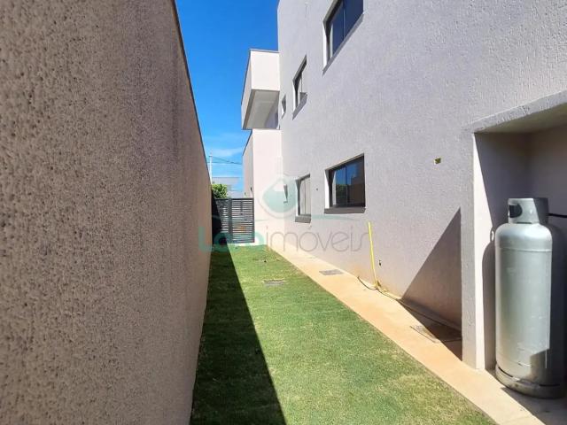 Casa / Sobrado para Venda em Rio das Ostras/RJ Alphaville 4 Quartos