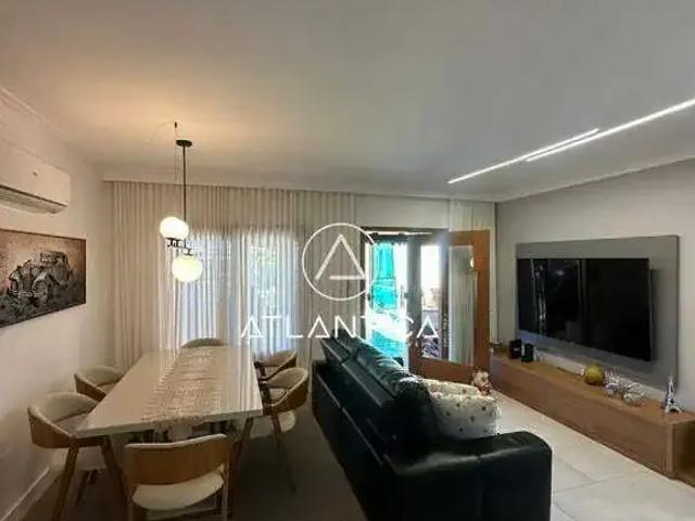 Casa / Sobrado para Venda em Rio das Ostras/RJ Centro 3 Quartos