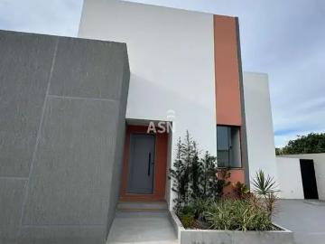 Casa / Sobrado para Venda em Rio das Ostras/RJ Colinas 3 Quartos