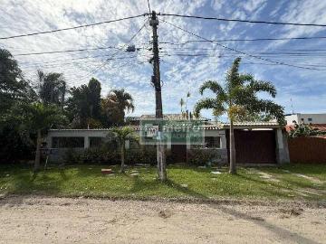 Casa / Sobrado para Venda em Rio das Ostras/RJ Serramar 3 Quartos