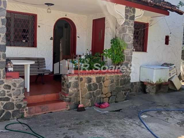 Casa / Sobrado para Venda em Rio de Janeiro/RJ Marechal Hermes 4 Quartos