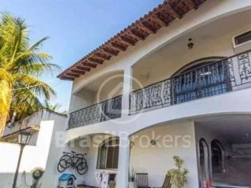 Casa à venda em Praça Delfos - Varanda