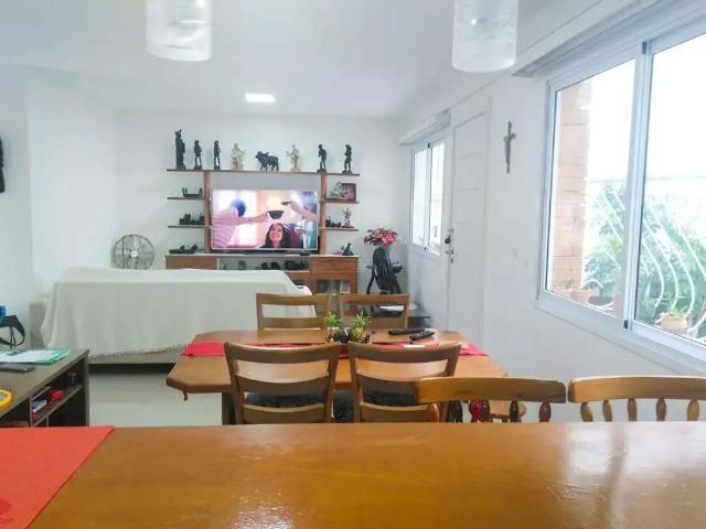 Casa / Sobrado para Venda em Rio de Janeiro/RJ Catete 2 Quartos