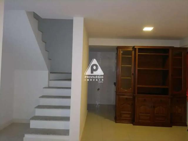 Casa / Sobrado para Venda em Rio de Janeiro/RJ Catete 2 Quartos