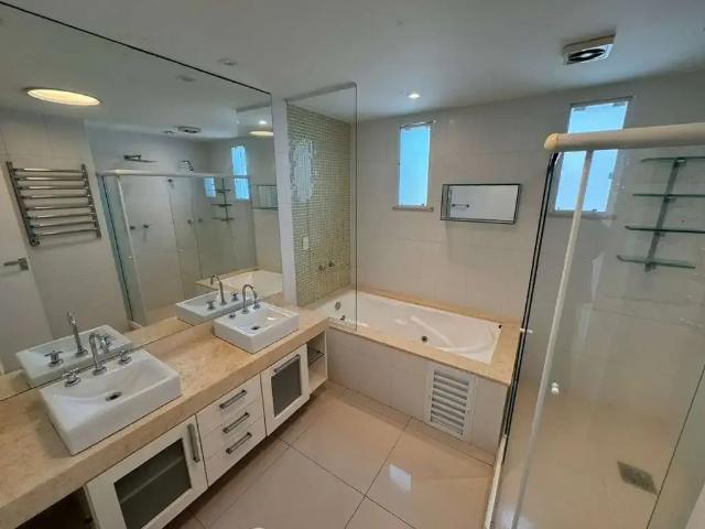 Casa / Sobrado para Venda em Rio de Janeiro/RJ Camorim 4 Quartos